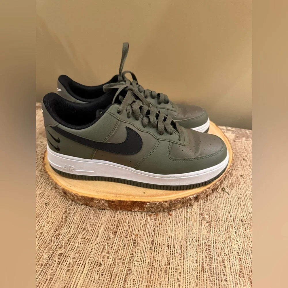 NIKE AIR FORCE 1 '07‎ LOW DOUBLE SWOOSH TWILIGHT MARSH GREEN OLIVE BLACK WHITE 9